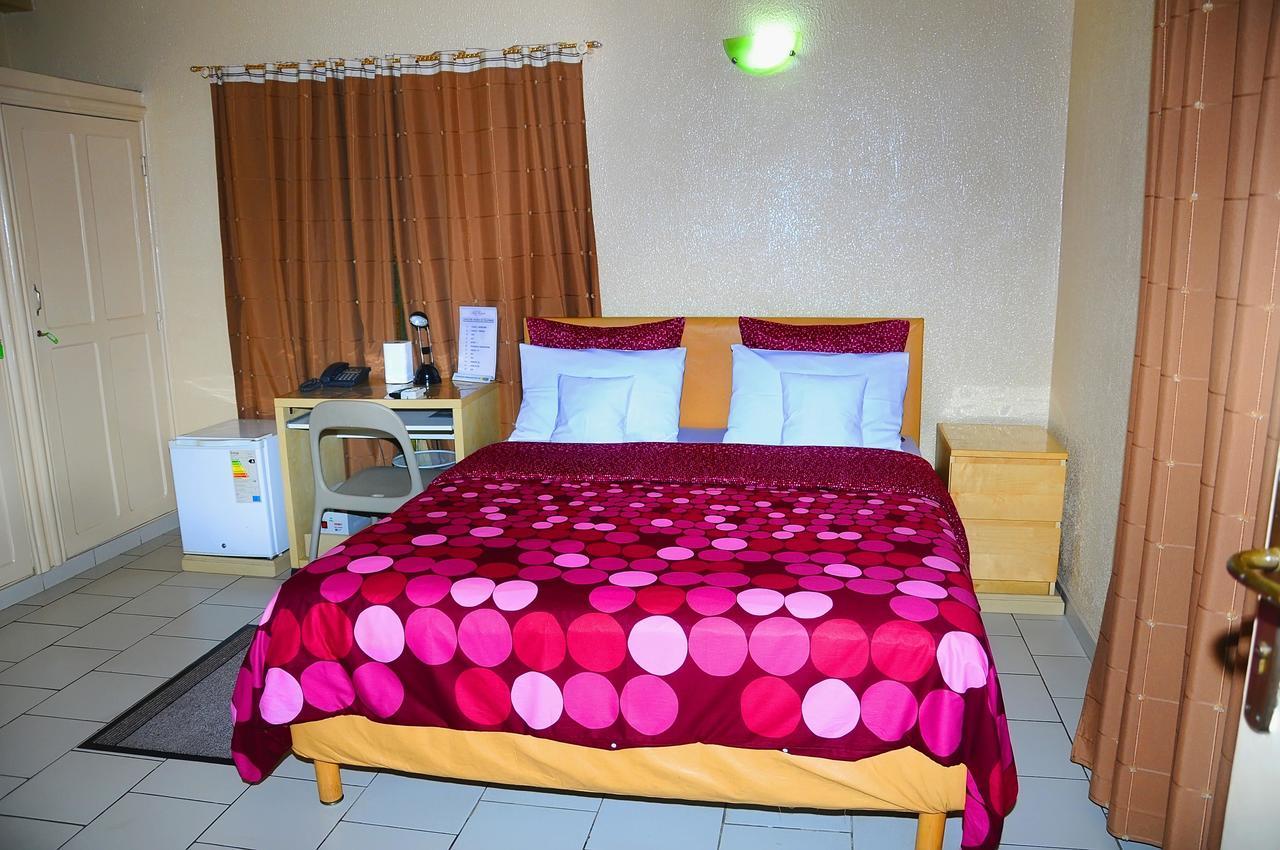 Hotel Saint Thomas Ломе Екстер'єр фото