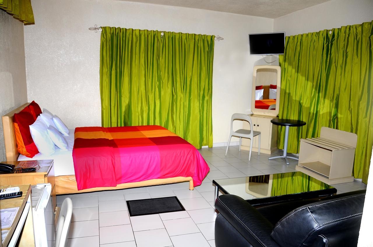 Hotel Saint Thomas Ломе Екстер'єр фото