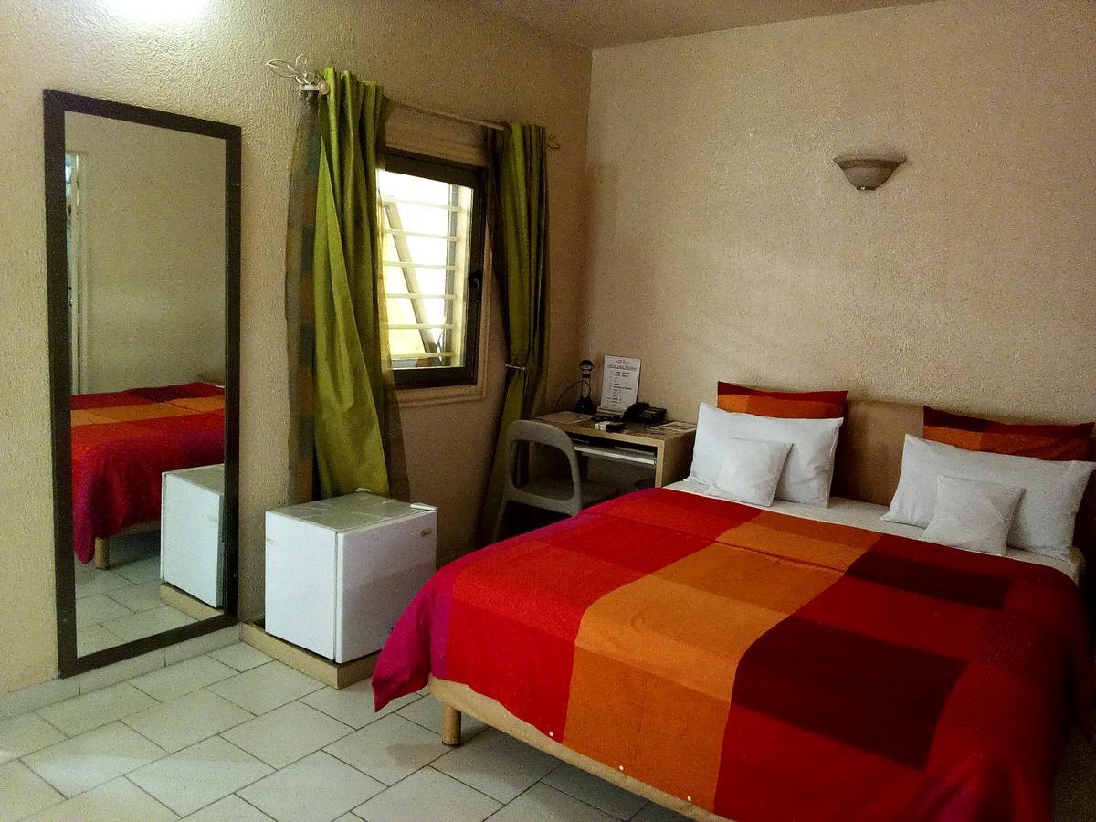 Hotel Saint Thomas Ломе Екстер'єр фото