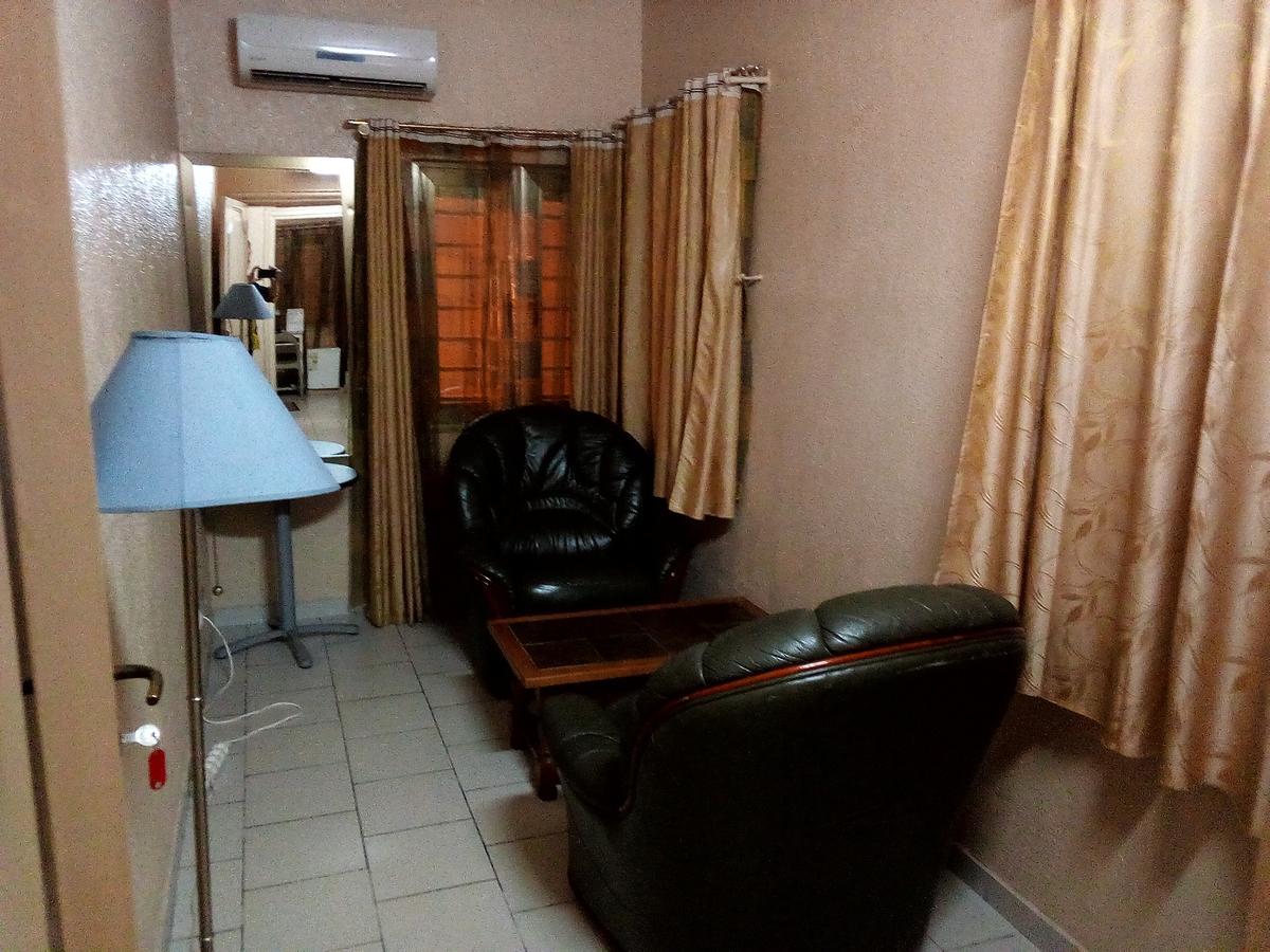 Hotel Saint Thomas Ломе Екстер'єр фото