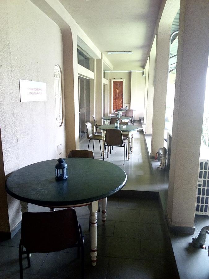Hotel Saint Thomas Ломе Екстер'єр фото