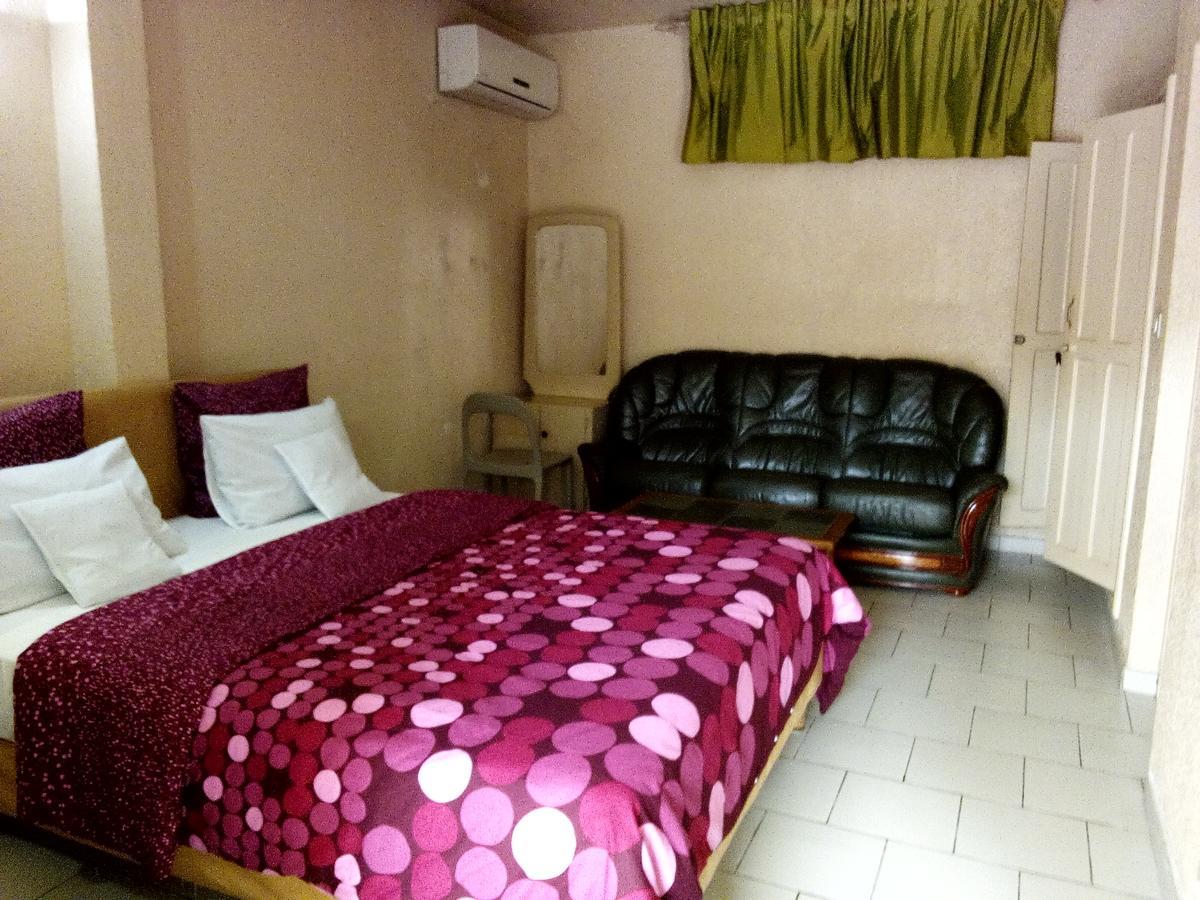 Hotel Saint Thomas Ломе Екстер'єр фото